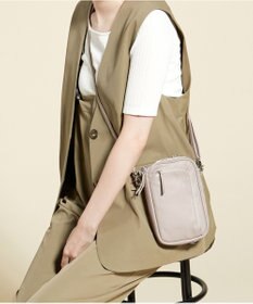 Y'SACCS イタリアンシープ多機能ポシェット