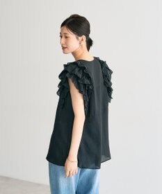 YECCA VECCA ラッフルVネックブラウス