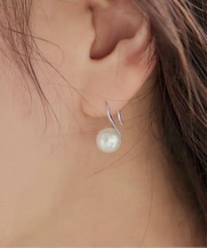 Tiaclasse 【金属アレルギー対応】フック型パールピアス