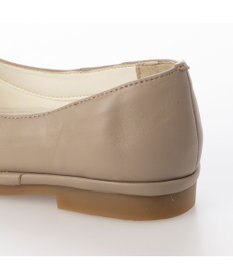 ing <ing>【サスティナブルシリーズ】Vカットフラットパンプス