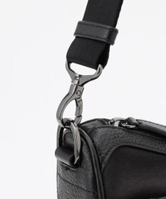 JOSEPH ABBOUD 【軽量/撥水素材】インターレースハーフムーンバッグ