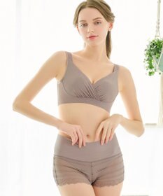 BRADELIS New York 【BRADELIS Me / ノンワイヤー】オールインワンライトブラ 軽い着け心地で快適に補正するブラジャー 谷間メイク