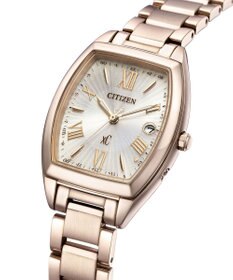 CITIZEN 【xC】柔らかなフォルムのトノー型電波時計 サクラカラー ES9395-53A