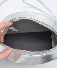blancle メタリックレザー ハーフサークルショルダー