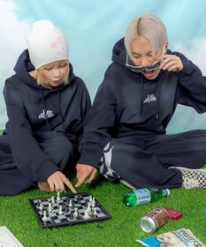 WEGO 【ユニセックス着用ITEM】ハートモチーフプルパーカー