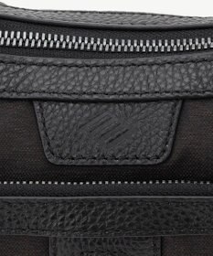 JOSEPH ABBOUD 【軽量/撥水素材】インターレースハーフムーンバッグ