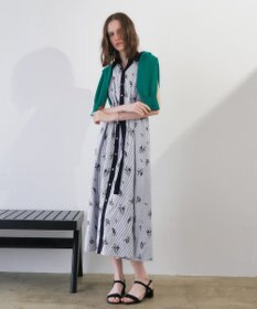 YECCA VECCA ストライプ柄フラワー刺繍ワンピース