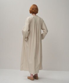 ATON NATURAL DYED COTTON LAWN | タックロングスリーブドレス