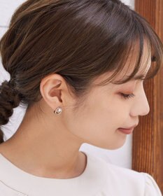 Tiaclasse 小ぶりパール付きピアス