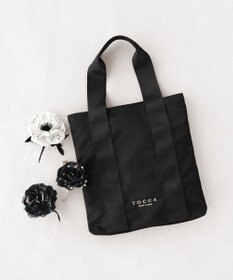 TOCCA 【アップサイクルコサージュ付き・美香＆Lovécoコラボ・数量限定・A4サイズ対応】FLOWER IN HEART BAG バッグ