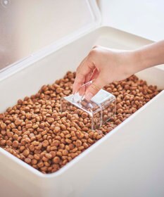 tower 密閉ペットフードストッカー タワー 12kg 計量カップ付 ホワイト