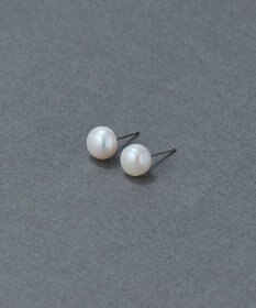 Phoebe 〈金属アレルギー対応〉シェルパール ミニマルスタッドピアス/ホワイト　1.0mmパール