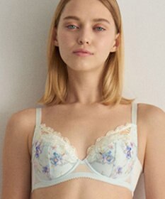 WACOAL 【小さく見せるブラ】 レーシィ ブラジャー 着やせ効果 コンパクトにメイク バストの突出をおさえる 背中の段差を軽減 大きいサイズ レディース BRB453 /ワコール