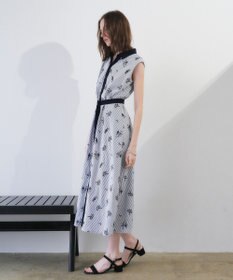 YECCA VECCA ストライプ柄フラワー刺繍ワンピース