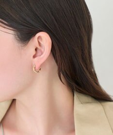 Phoebe 【金属アレルギー対応】マーガレットフラワーフープピアス　ゴールド