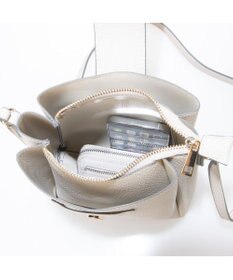 UNBILLION 【テレビ ドラマ着用アイテム】カシュカシュ cachecache / 3つ口縦型ショルダーバッグ