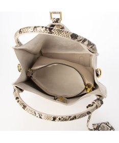 UNBILLION カシュカシュ cachecache / 1枚革風ショルダーベルト付ディテールトート