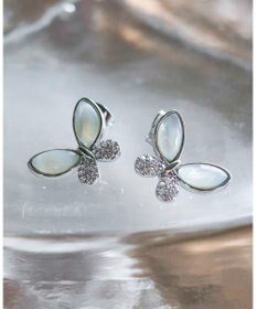 Tiaclasse 【安田美沙子さん着用・金属アレルギー対応】バタフライモチーフピアス