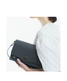 A.D.M.J. 【牛革】ヴィッテリアルマスクエアショルダー