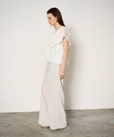 GRACE CONTINENTAL 刺繍ラッフルカラーノースリーブ トップ