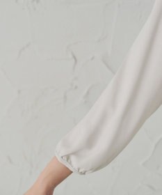 Tiaclasse 【新色追加】ネックレス見えパーツ付きタックブラウス