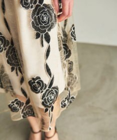 GRACE CONTINENTAL ハイネック刺繍ワンピース