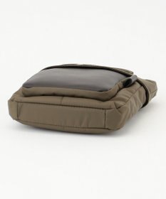 Y'SACCS リサイクルナイロン×カウレザー ラップポシェット