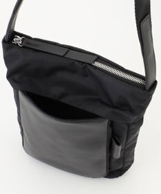 Y'SACCS リサイクルナイロン×カウレザー ラップポシェット