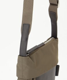 Y'SACCS リサイクルナイロン×カウレザー ラップポシェット