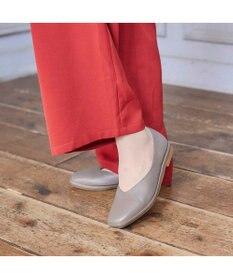 ing <ing>【サスティナブルシリーズ】Vカットフラットパンプス