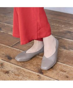 ing <ing>【サスティナブルシリーズ】Vカットフラットパンプス