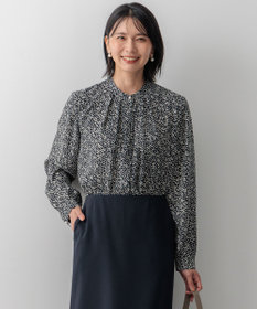 23区 【吸水速乾/UVケア/防シワ性】シャドージオメトリック プリント ブラウス
