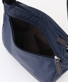 Y'SACCS ナイロンタフタショルダーバッグ　ミディアム