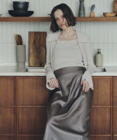 YECCA VECCA シャイニーロングスカート