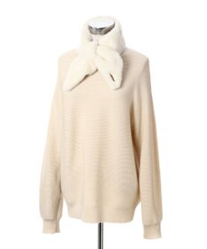 MOONBAT FURLA（フルラ）ファーティペット 差し込み 三角 ロゴプレート付 ファーマフラー フェイクファー