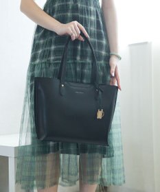 style code 【MERCURYDUO/マーキュリーデュオ】両アオリポケット サイド配色A4トートバッグ　 キーチャーム付