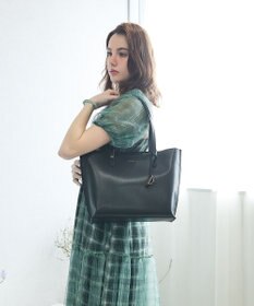 style code 【MERCURYDUO/マーキュリーデュオ】両アオリポケット サイド配色A4トートバッグ　 キーチャーム付