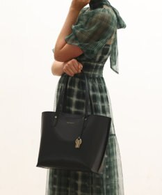 style code 【MERCURYDUO/マーキュリーデュオ】両アオリポケット サイド配色A4トートバッグ　 キーチャーム付