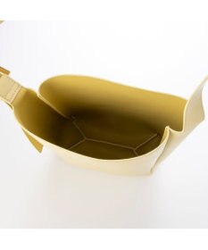 UNBILLION カシュカシュ cachecache / アシンメトリーバックル付きホーボーバッグ