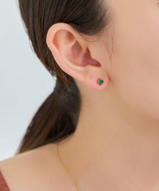 Phoebe シャインフレームスクエアピアス　グリーン（片耳）