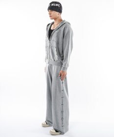 WEGO 【ユニセックス着用ITEM】ブリーチスタッズロゴスウェットパンツ