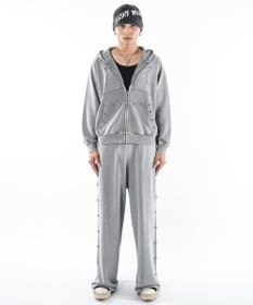 WEGO 【ユニセックス着用ITEM】ブリーチスタッズロゴスウェットパンツ