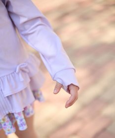 ANY KIDS 裾フリル　ラッシュガード