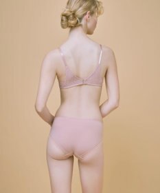 une nana cool バックスタイルまでかわいい Steppe Flower ワイヤーブラ