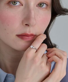 Phoebe 〈金属アレルギー対応〉ラスターフレームパールカフリング　シルバー/ステンレス/大ぶり/存在感◎/主役級/変形