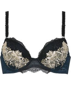 Wing 【スキマフィットブラ】　すきまを埋めてボリュームアップ　ふわふわもちもち触感　ウイング／ワコール　KB2362