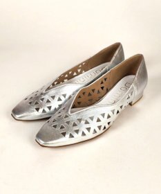 Dominic3 レーザーカット Vカットパンプス