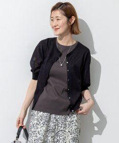 23区 【前後着用可能/洗える】シャイニーシアー 5分袖 カーディガン ブラック系