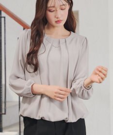 Tiaclasse 【洗える】ネックレス見えパーツ付きタックブラウス