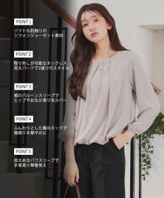 Tiaclasse 【洗える】ネックレス見えパーツ付きタックブラウス